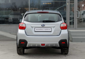 Подержанный автомобиль Subaru XV 2012 года (6 фото)