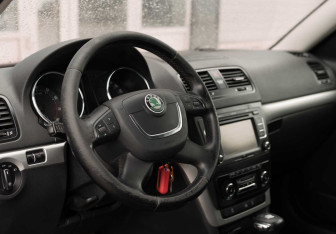 Подержанный автомобиль Skoda Yeti 2011 года (11 фото)