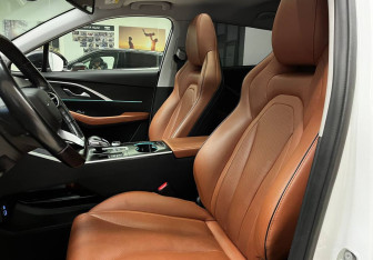 Подержанный автомобиль Omoda C5 2022 года (13 фото)