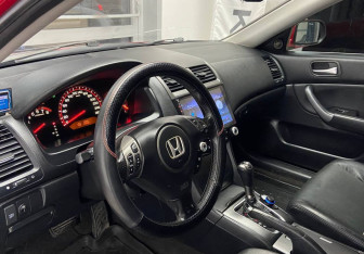 Подержанный автомобиль Honda Accord Sedan 2007 года (9 фото)