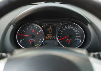 Подержанный автомобиль Nissan Qashqai 2011 года (13 фото)