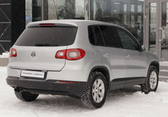 Подержанный автомобиль Volkswagen Tiguan 2009 года (5 фото)