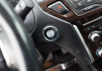 Подержанный автомобиль Nissan Pathfinder 2015 года (15 фото)