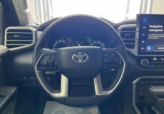 Подержанный автомобиль Toyota Tundra 2021 года (13 фото)