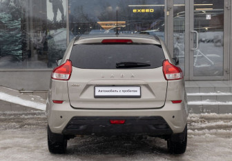 Подержанный автомобиль LADA (ВАЗ) XRAY 2016 года (6 фото)