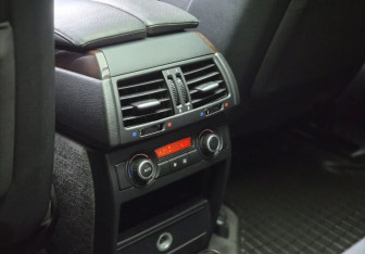 Подержанный автомобиль BMW X5 2008 года (16 фото)