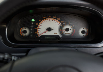 Подержанный автомобиль Daihatsu Delta Wagon Compactvan 2001 года (12 фото)