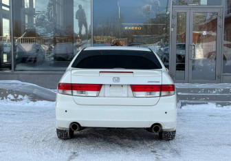 Подержанный автомобиль Honda Inspire 2003 года (6 фото)