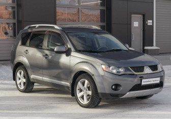 Подержанный автомобиль Mitsubishi Outlander 2008 года (3 фото)