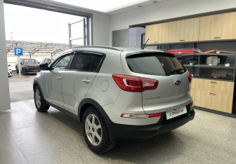 Подержанный автомобиль Kia Sportage 2011 года (6 фото)