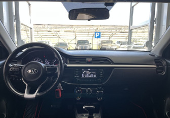 Подержанный автомобиль Kia Rio Sedan 2019 года (8 фото)