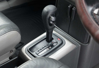 Подержанный автомобиль Nissan X-Trail 2003 года (14 фото)