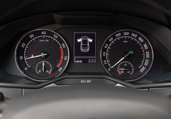Подержанный автомобиль Skoda Superb Liftback 2018 года (13 фото)