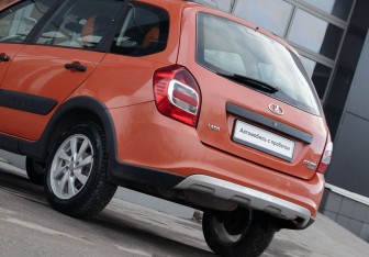 Подержанный автомобиль LADA (ВАЗ) Kalina Hatchback 2015 года (13 фото)