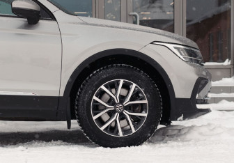 Подержанный автомобиль Volkswagen Tiguan 2021 года (9 фото)