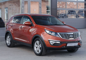 Подержанный автомобиль Kia Sportage 2011 года (3 фото)