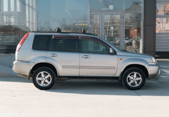 Подержанный автомобиль Nissan X-Trail 2001 года (4 фото)