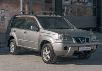 Подержанный автомобиль Nissan X-Trail 2001 года (3 фото)