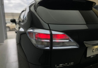 Подержанный автомобиль Lexus RX 2009 года (9 фото)