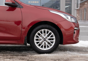 Подержанный автомобиль Kia Rio Sedan 2019 года (9 фото)