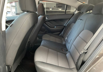 Подержанный автомобиль Kia Cerato Sedan 2013 года (11 фото)