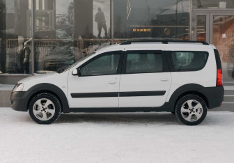 Подержанный автомобиль LADA (ВАЗ) Largus Wagon 2017 года (8 фото)