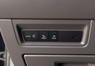 Подержанный автомобиль Volkswagen Touareg 2021 года (19 фото)