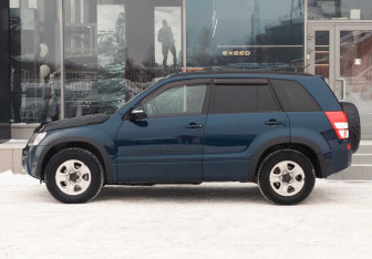 Подержанный автомобиль Suzuki Grand Vitara 2008 года (7 фото)