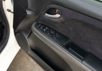 Подержанный автомобиль Honda Stream 2007 года (15 фото)