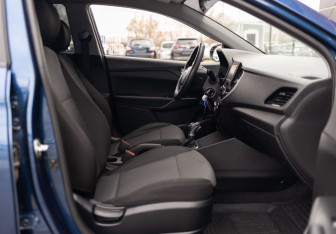 Подержанный автомобиль Hyundai Solaris Sedan 2021 года (19 фото)