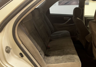 Подержанный автомобиль Toyota Camry Wagon 1999 года (8 фото)