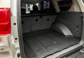 Подержанный автомобиль Toyota Land Cruiser Prado 2013 года (16 фото)
