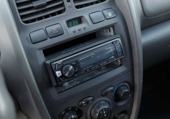 Подержанный автомобиль Hyundai Santa Fe 2002 года (13 фото)