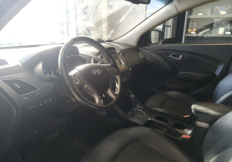 Подержанный автомобиль Hyundai ix35 2014 года (7 фото)