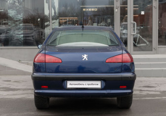 Подержанный автомобиль Peugeot 607 2004 года (6 фото)