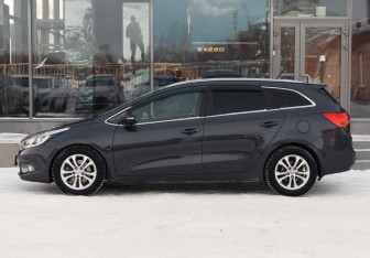 Подержанный автомобиль Kia Ceed Wagon 2013 года (8 фото)