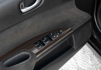 Подержанный автомобиль Nissan Teana 2013 года (17 фото)