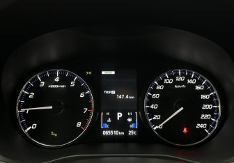 Подержанный автомобиль Mitsubishi Outlander 2020 года (11 фото)