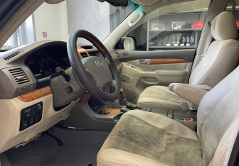 Подержанный автомобиль Lexus GX 2004 года (7 фото)