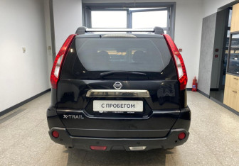 Подержанный автомобиль Nissan X-Trail 2013 года (5 фото)
