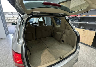 Подержанный автомобиль Toyota Ipsum 2002 года (16 фото)