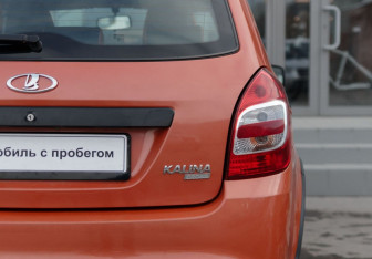 Подержанный автомобиль LADA (ВАЗ) Kalina Hatchback 2015 года (10 фото)