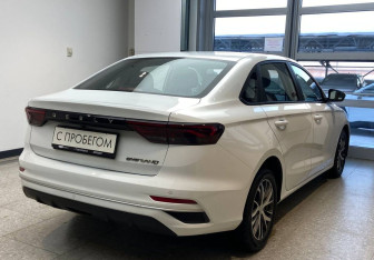 Подержанный автомобиль Geely Emgrand 2024 года (5 фото)