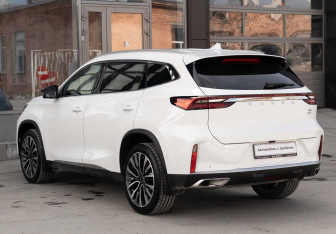 Подержанный автомобиль Exeed TXL 2024 года (7 фото)