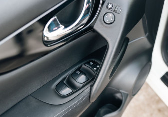 Подержанный автомобиль Nissan Qashqai 2014 года (16 фото)