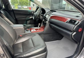 Подержанный автомобиль Toyota Camry Sedan 2013 года (10 фото)