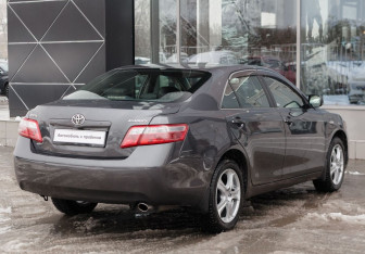 Подержанный автомобиль Toyota Camry Sedan 2008 года (5 фото)