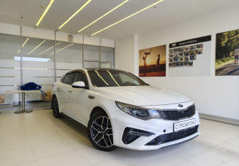 Подержанный автомобиль Kia Optima Sedan 2019 года (3 фото)