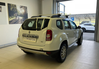 Подержанный автомобиль Renault Duster 2014 года (4 фото)