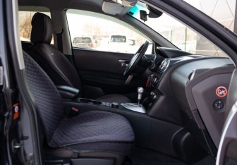 Подержанный автомобиль Nissan Qashqai 2007 года (17 фото)